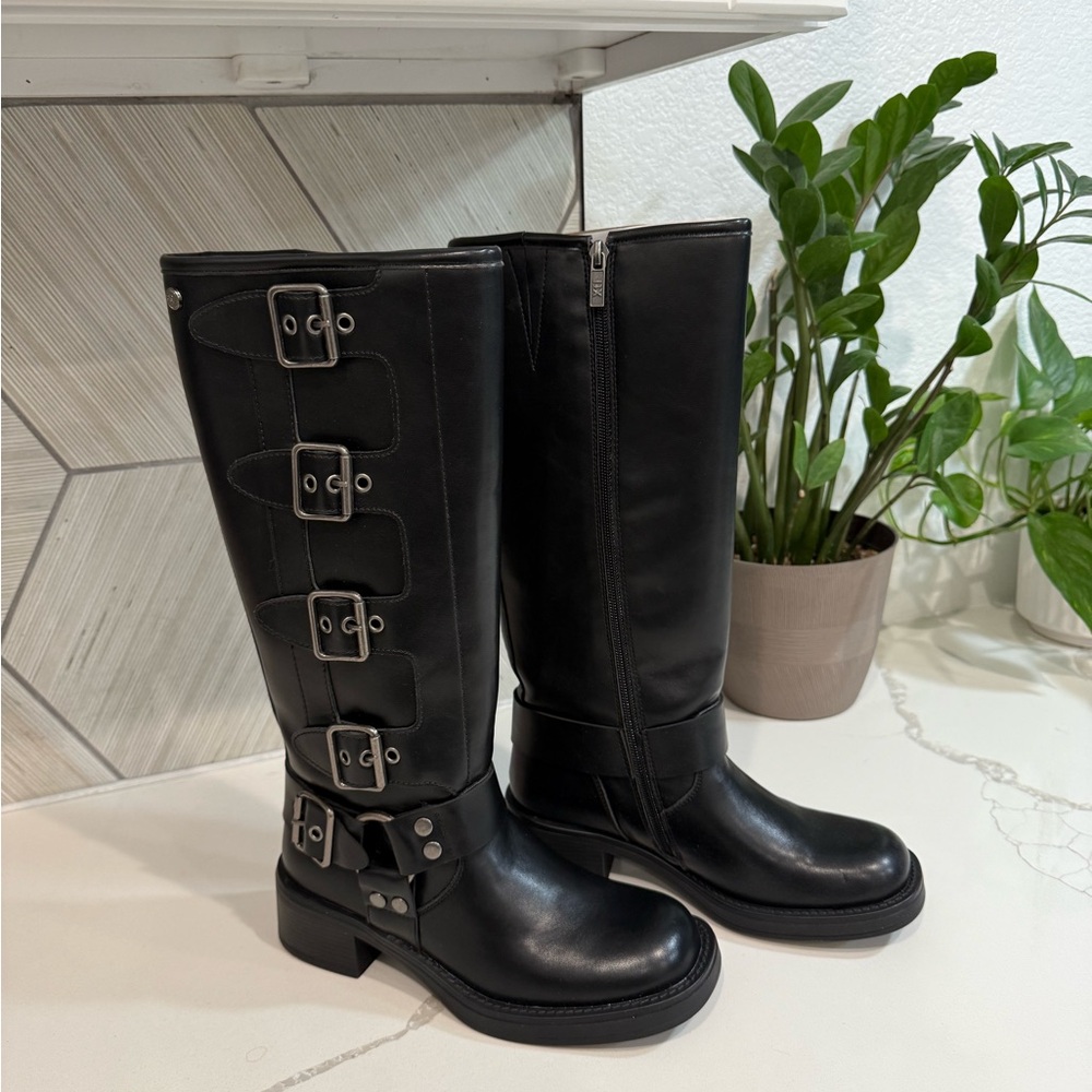 XTI High Sleek Black Buckle Moto Boots